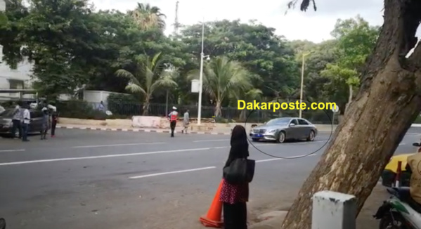 Arrêt sur image! Le Pr Macky Sall change de caisse Arrêt sur image! Le Pr Macky Sall change de caisse