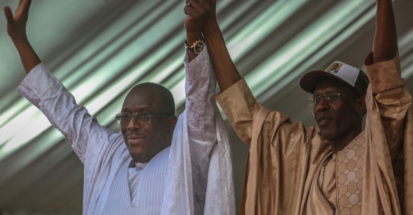 Pires ennemis hier : Quand Abdoulaye Daouda Diallo et Cheikh Oumar Hann se rabibochent et partagent le même véhicule Pires ennemis hier : Quand Abdoulaye Daouda Diallo et Cheikh Oumar Hann se rabibochent et partagent le même véhicule