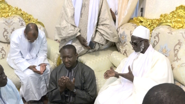 TOUBA - Le Khalife Général des Mourides satisfait du Directeur de l'Agriculture confie ... TOUBA - Le Khalife Général des Mourides satisfait du Directeur de l'Agriculture confie ...