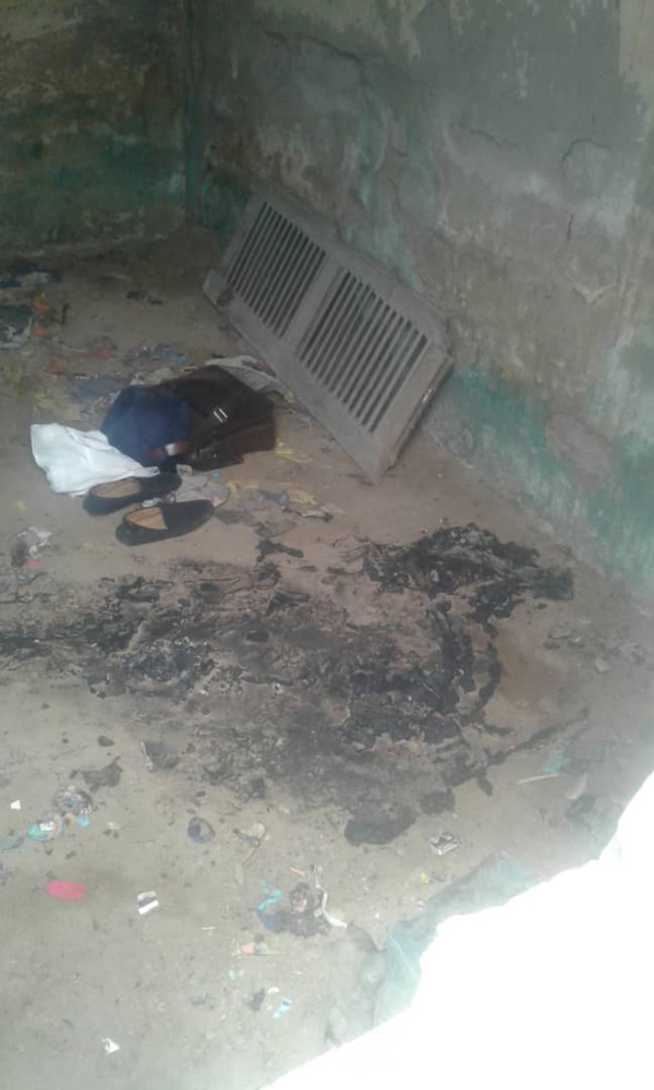 Kaolack : L'étudiant de l'ISM qui a tenté de s'immoler, est finalement décédé. Kaolack : L'étudiant de l'ISM qui a tenté de s'immoler, est finalement décédé.