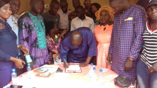 Libération de Khalifa Sall: Idrissa Seck signe la pétition Libération de Khalifa Sall: Idrissa Seck signe la pétition