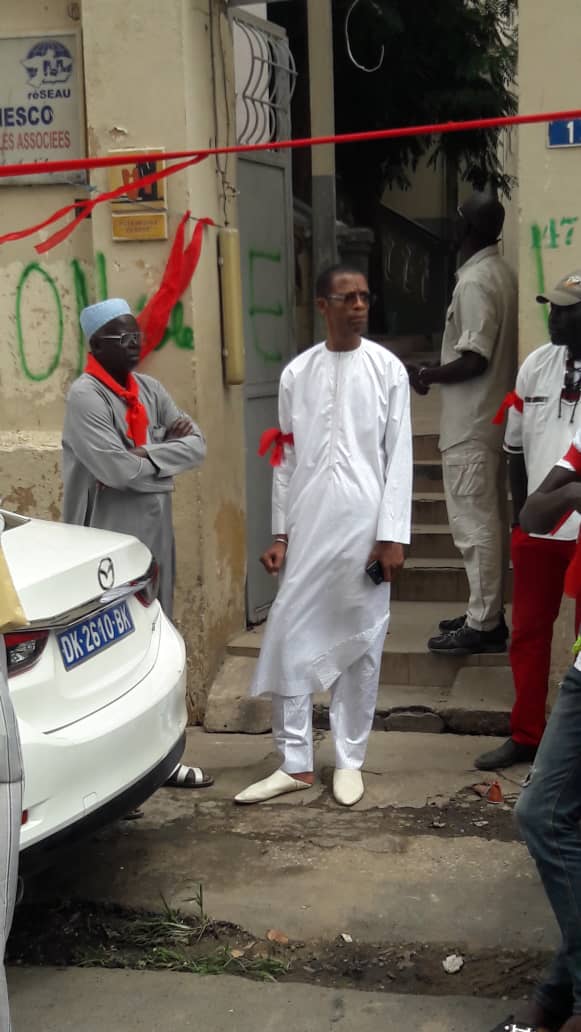 S'opposant à la vente de l'école Amadou Assane NDOYE, le maire de Dakar Plateau organise un sit in (images)