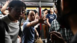 Métros bloqués, vols annulés... Tout est paralysé à Hong Kong ! Métros bloqués, vols annulés... Tout est paralysé à Hong Kong !