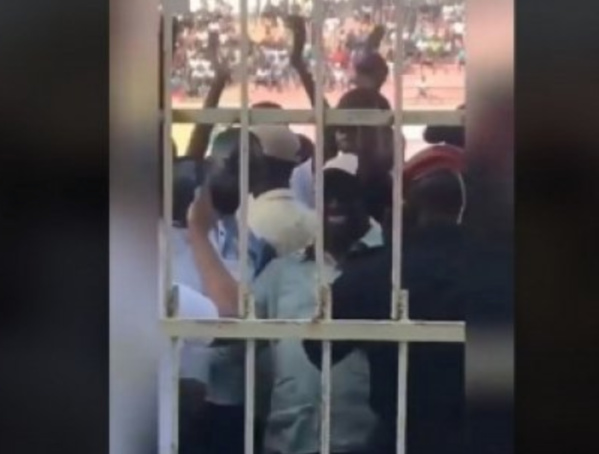 Stade Amadou Barry : Aliou Sall accueilli par des "sunu 400 000"