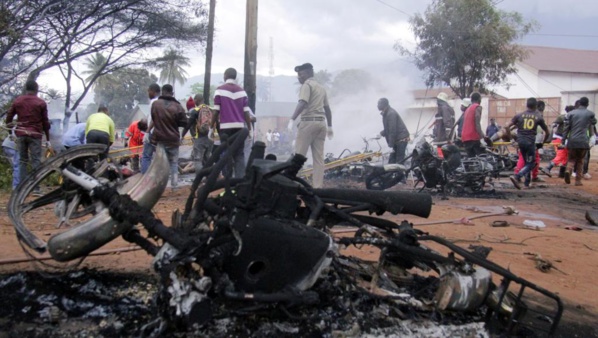 Tanzanie: une soixantaine de morts après l’explosion d’un camion-citerne Tanzanie: une soixantaine de morts après l’explosion d’un camion-citerne