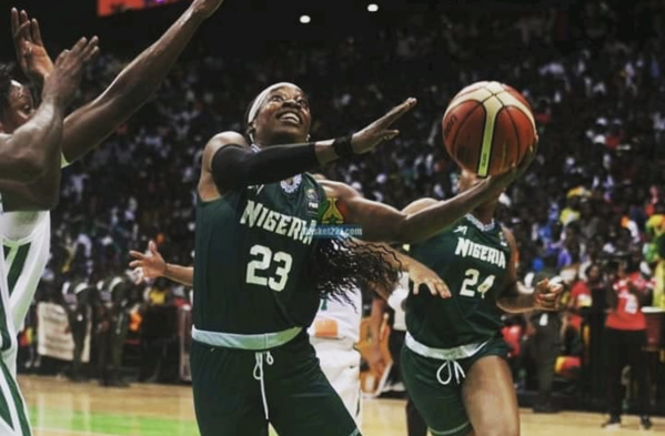 LE NIGÉRIA REMPORTE L’AFROBASKET FÉMININ LE NIGÉRIA REMPORTE L’AFROBASKET FÉMININ