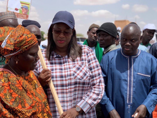 Vacances citoyennes : Mme Néné Fatoumata Tall, ministre de la Jeunesse sur le front Vacances citoyennes : Mme Néné Fatoumata Tall, ministre de la Jeunesse sur le front