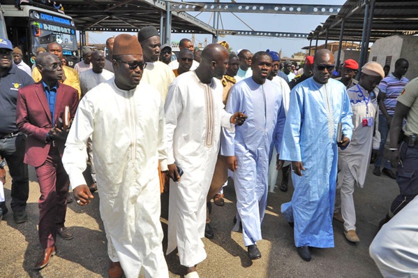 OUMAR YOUM SATISFAIT DES TRAVAUX DE VOIRIE MENANT À MASSALIKUL DJINANE OUMAR YOUM SATISFAIT DES TRAVAUX DE VOIRIE MENANT À MASSALIKUL DJINANE