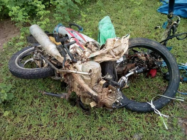 Les images de l'accident qui a coûté la vie aux 2 jakartamen à Kaolack Les images de l'accident qui a coûté la vie aux 2 jakartamen à Kaolack