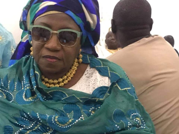  Une délégation de la ville de Dakar, conduite par Mme le Maire Soham El Wardini, chez le khalif Serigne Mountakha