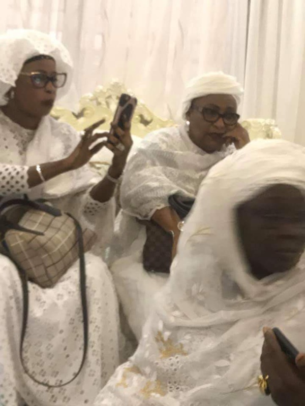  Une délégation de la ville de Dakar, conduite par Mme le Maire Soham El Wardini, chez le khalif Serigne Mountakha