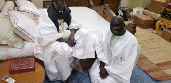 Idrissa Seck reçu par Serigne Mountakha cet aprés-midi Idrissa Seck reçu par Serigne Mountakha cet aprés-midi