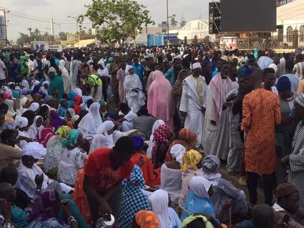 Les Première Images de la Mosquée "MassalikoulJinane" déjà noire de monde