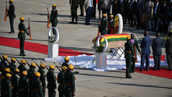  L’ancien président du Zimbabwe Robert Mugabe enterré dans son village