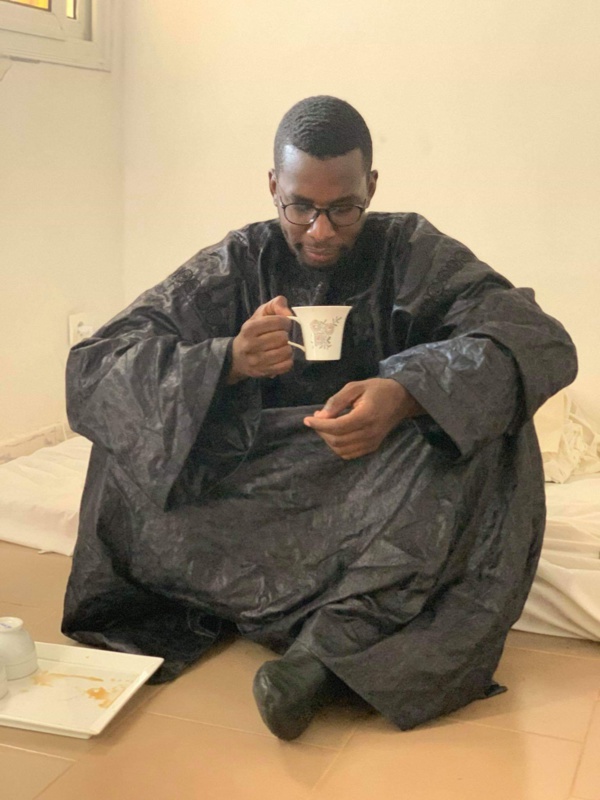 Comment le chanteur Fallou Dieng, un vrai talibé mouride , a  passé le Magal (images)