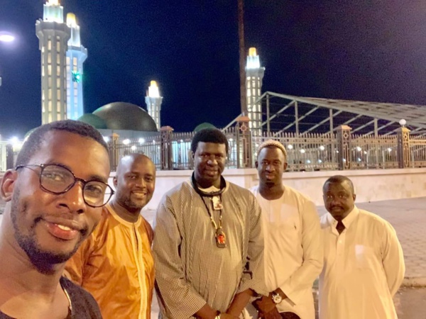 Comment le chanteur Fallou Dieng, un vrai talibé mouride , a  passé le Magal (images)