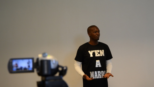 ALIOU SANE DE Y’EN A MARRE : « Au-delà de la Guinée, l’idée est de lutter contre le troisième mandat partout en Afrique » ALIOU SANE DE Y’EN A MARRE : « Au-delà de la Guinée, l’idée est de lutter contre le troisième mandat partout en Afrique »