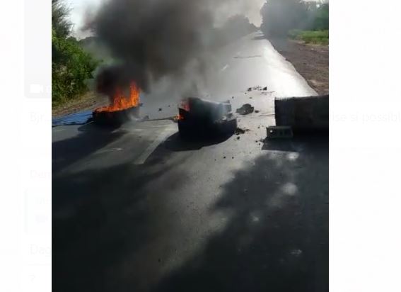 Université de Bambey : les étudiants bloquent la « Journée annuelle chimique » et défient les forces de l'ordre Université de Bambey : les étudiants bloquent la « Journée annuelle chimique » et défient les forces de l'ordre