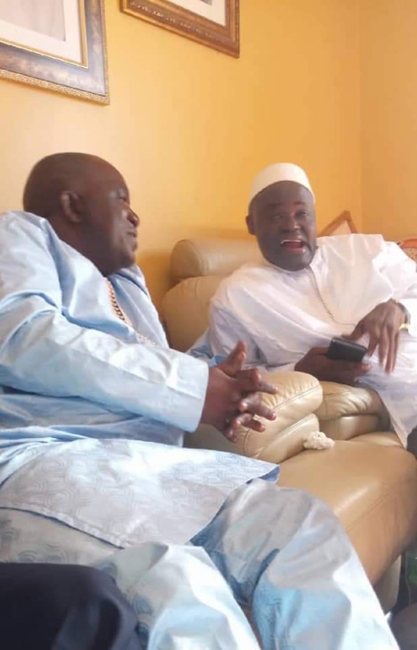 Insolite - Deux délégations du Pds nez à nez à Tivaouane - Le Kalif, Serigne Babacar Sy appelle à l'union des coeurs Insolite - Deux délégations du Pds nez à nez à Tivaouane - Le Kalif, Serigne Babacar Sy appelle à l'union des coeurs