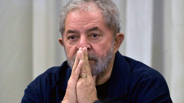 L'ex-président brésilien Lula est sorti de prison L'ex-président brésilien Lula est sorti de prison