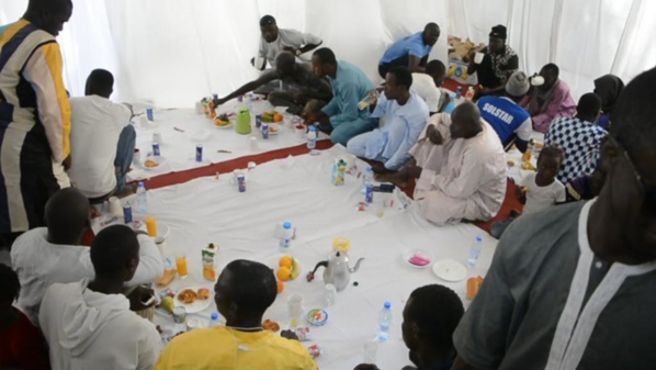 Madinatoul Salam : Les journalistes personae non grata chez Sokhna Aïda... Serigne Saliou Thioune les traitent comme des rois. Madinatoul Salam : Les journalistes personae non grata chez Sokhna Aïda... Serigne Saliou Thioune les traitent comme des rois.