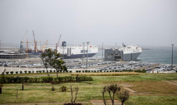 Avant de faire cap sur Dakar, le Pr Macky Sall a visité le  Port de TANGER