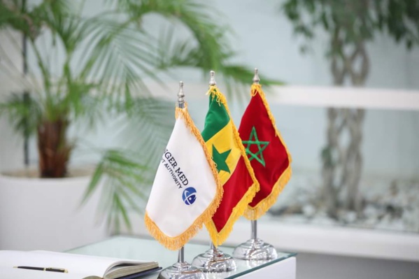 Avant de faire cap sur Dakar, le Pr Macky Sall a visité le Port de TANGER Avant de faire cap sur Dakar, le Pr Macky Sall a visité le Port de TANGER