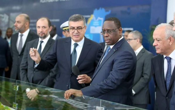 Avant de faire cap sur Dakar, le Pr Macky Sall a visité le  Port de TANGER