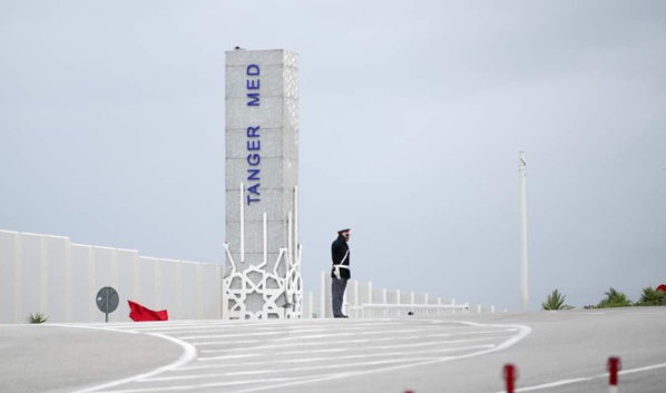 Avant de faire cap sur Dakar, le Pr Macky Sall a visité le  Port de TANGER