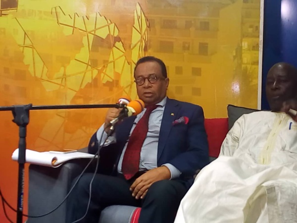 Lancement officiel de l’école du parti de la coalition ADIANA:  Ecoutez le professeur Benoit Ngom sur " la laïcité et la responsabilité des africains" 