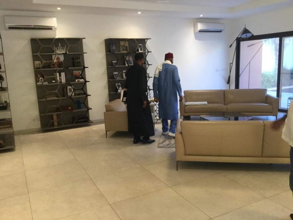 Réconciliés, Me Wade et Madické se sont rencontrés ce dimanche chez l'ancien Président de la République Réconciliés, Me Wade et Madické se sont rencontrés ce dimanche chez l'ancien Président de la République