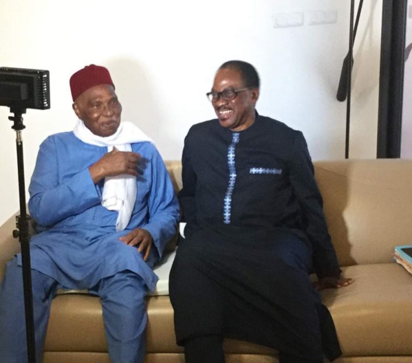 Réconciliés, Me Wade et Madické se sont rencontrés ce dimanche chez l'ancien Président de la République Réconciliés, Me Wade et Madické se sont rencontrés ce dimanche chez l'ancien Président de la République