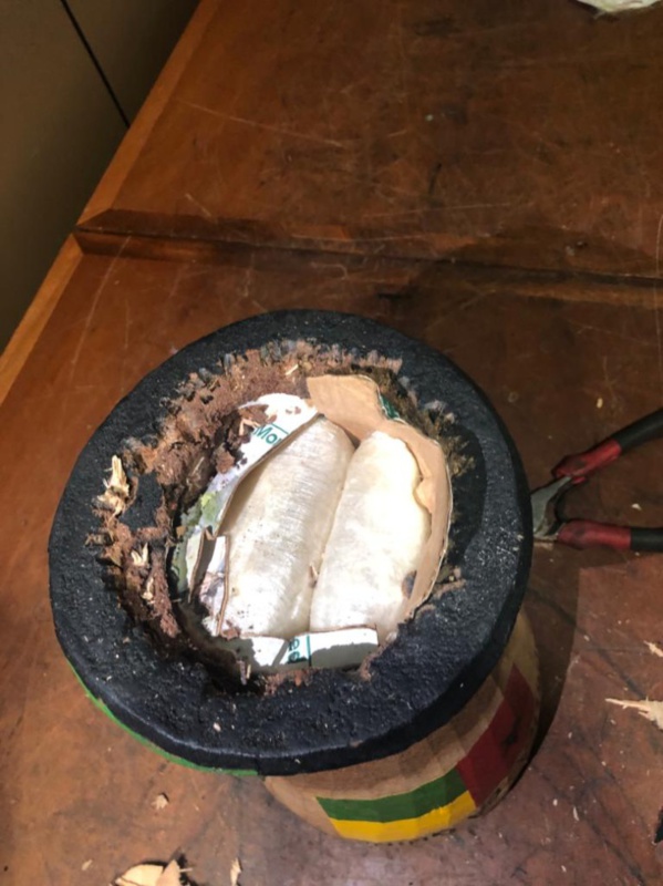 LUTTE CONTRE LE TRAFIC INTERNATIONAL DE DROGUE : La Douane a saisi de la cocaïne à l’AIBD et intercepté près de 600 kg de chanvre indien à l’intérieur du pays en 5 jours. LUTTE CONTRE LE TRAFIC INTERNATIONAL DE DROGUE : La Douane a saisi de la cocaïne à l’AIBD et intercepté près de 600 kg de chanvre indien à l’intérieur du pays en 5 jours.