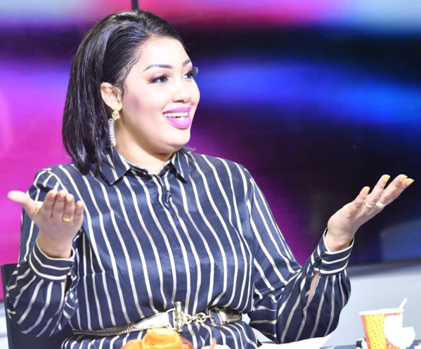 Arrêt sur image! La belle Dieynaba Seydou Bâ de la TFM, coqueluche des téléspectateurs Arrêt sur image! La belle Dieynaba Seydou Bâ de la TFM, coqueluche des téléspectateurs