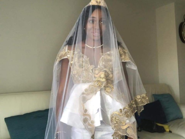 L'athlète Sénégalaise Adja Henriette se "pend" L'athlète Sénégalaise Adja Henriette se "pend"