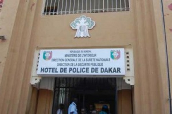 Commissariat central de Dakar : le Commissaire Mamadou Ndour relevé de ses fonctions Commissariat central de Dakar : le Commissaire Mamadou Ndour relevé de ses fonctions