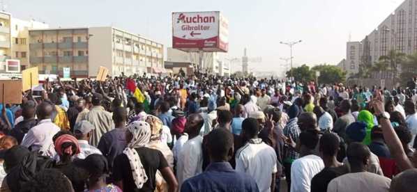 MARCHE "GNO LANK GNO BAGN" - Le pari de la mobilisation réussi avec une forte présence de personnes du troisième âge