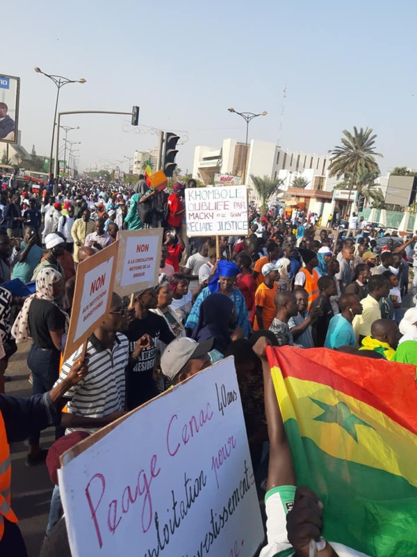 MARCHE "GNO LANK GNO BAGN" - Le pari de la mobilisation réussi avec une forte présence de personnes du troisième âge