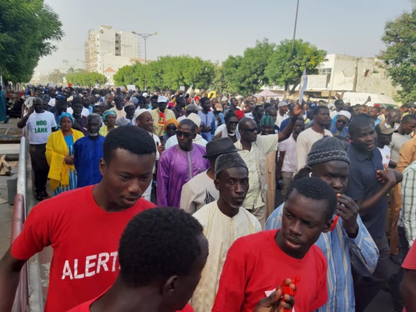 MARCHE "GNO LANK GNO BAGN" - Le pari de la mobilisation réussi avec une forte présence de personnes du troisième âge