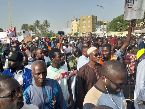 MARCHE "GNO LANK GNO BAGN" - Le pari de la mobilisation réussi avec une forte présence de personnes du troisième âge