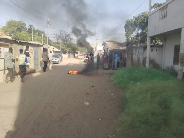 [Photos] Échauffourées à Mbour : Un policier passé à tabac