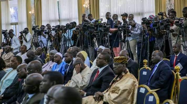 Les images de l'installation des membres du Comité de pilotage du Dialogue national