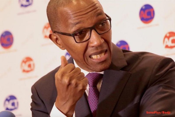 Pique à l’ancien Pm Abdoul Mbaye : «Certainement c’est lui qui est devenu aveugle» Pique à l’ancien Pm Abdoul Mbaye : «Certainement c’est lui qui est devenu aveugle»