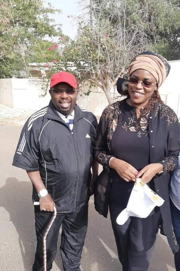 "Cleaning day"- Après avoir donné le ton, le couple Présidentiel du Sénégal a été la grande attraction (images exclusives) "Cleaning day"- Après avoir donné le ton, le couple Présidentiel du Sénégal a été la grande attraction (images exclusives)