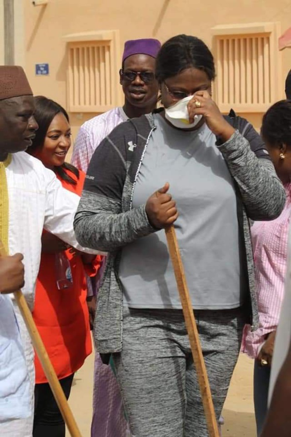 "Cleaning day" à Guédiawaye - Ces images exclusives du maire, Aliou Sall en compagnie de Mme le ministre de la Jeunesse et...