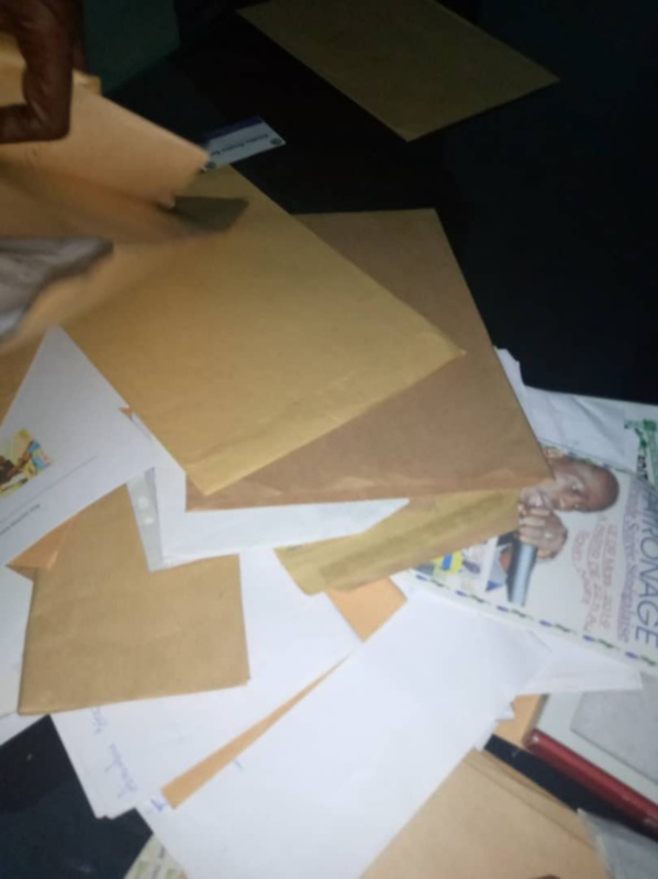 Urgent/ Pikine: La permanence de "La République des Valeurs" attaquée, des documents disparus... Urgent/ Pikine: La permanence de "La République des Valeurs" attaquée, des documents disparus...