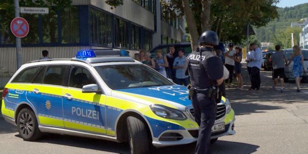 Menacé d’expulsion en Allemagne: un Sénégalais dans un état critique après avoir sauté du toit d’un immeuble de la police