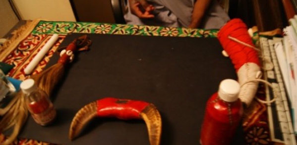 Fétichisme à Mboro : Comment les audios "diffamatoires" sur feu Serigne Mansour ont valu à Ibrahima Ndiaye la furie des tidianes Fétichisme à Mboro : Comment les audios "diffamatoires" sur feu Serigne Mansour ont valu à Ibrahima Ndiaye la furie des tidianes