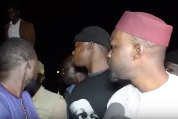 Saint-Louis : Sa conférence de presse interrompue par la police, Ousmane Sonko sort de ses gonds. Saint-Louis : Sa conférence de presse interrompue par la police, Ousmane Sonko sort de ses gonds.