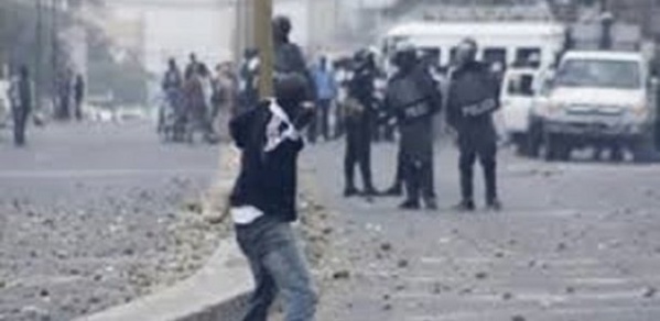AFFRONTEMENT À L'UNIVERSITÉ DE BAMBEY: Deux policiers gravement blessés AFFRONTEMENT À L'UNIVERSITÉ DE BAMBEY: Deux policiers gravement blessés